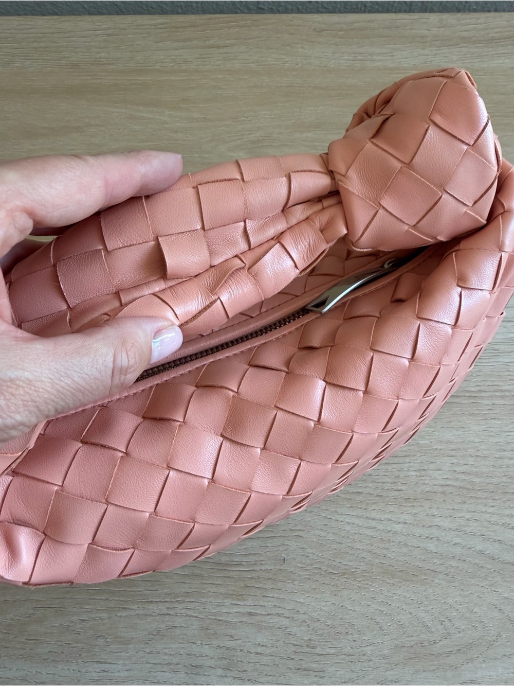 Bottega Veneta Mini Jodie in peachy pink - Picture 8 of 9